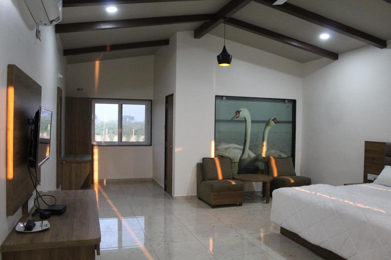 Flamingo Club And Resort Una 3 Km Away From Diu Check Post Экстерьер фото