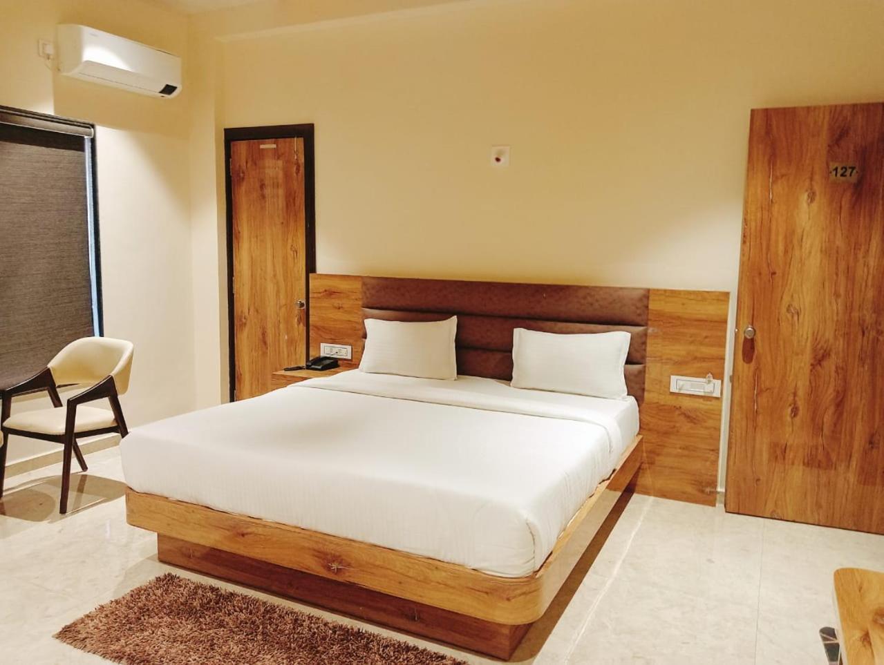 Flamingo Club And Resort Una 3 Km Away From Diu Check Post Экстерьер фото