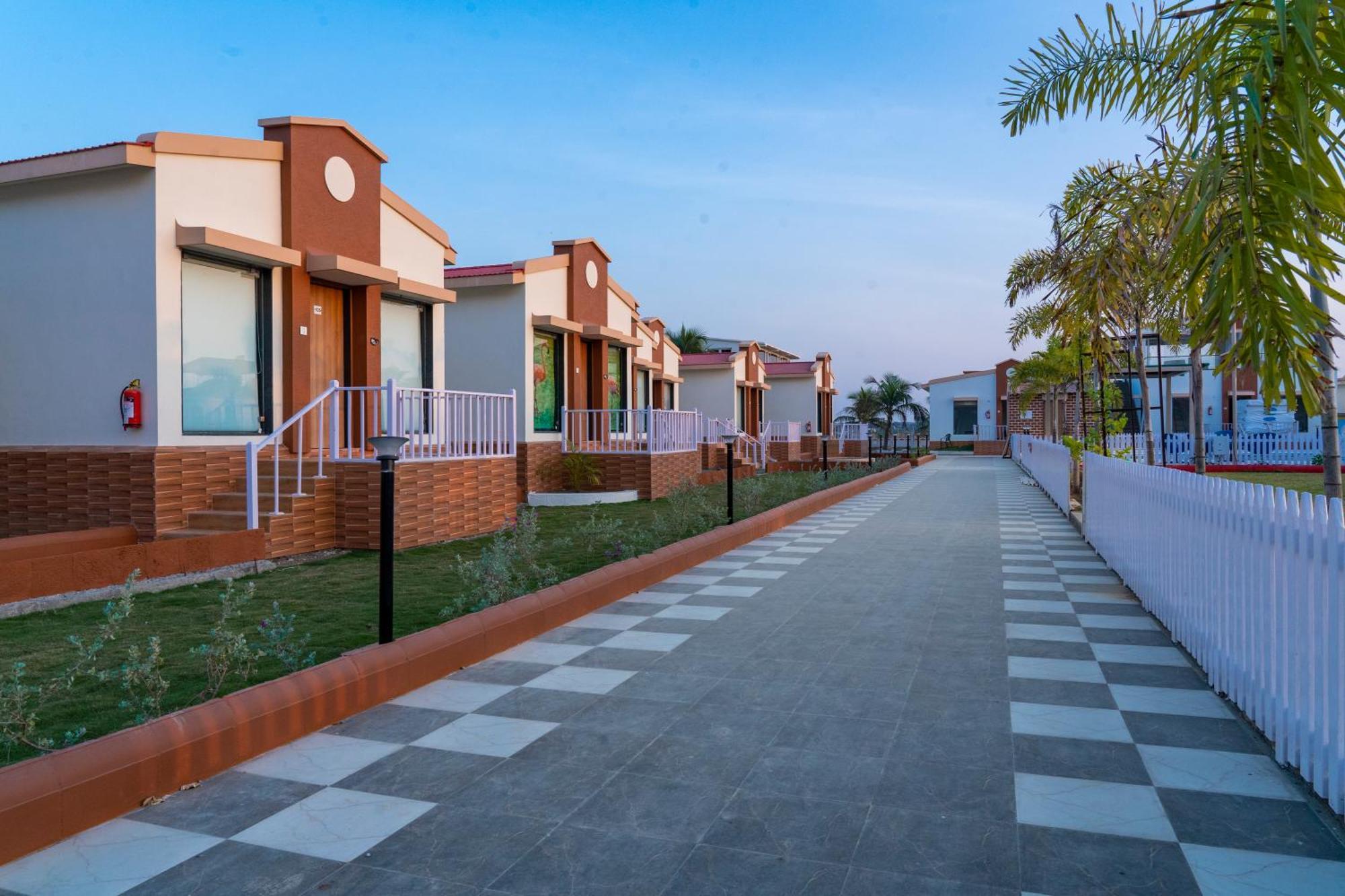 Flamingo Club And Resort Una 3 Km Away From Diu Check Post Экстерьер фото