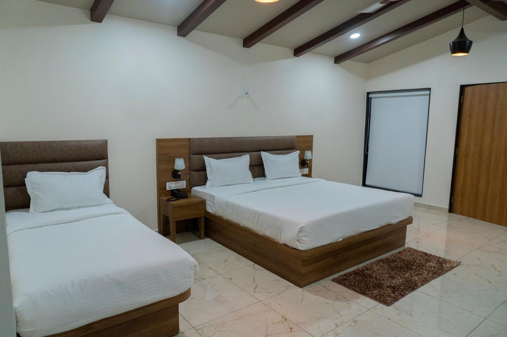Flamingo Club And Resort Una 3 Km Away From Diu Check Post Экстерьер фото